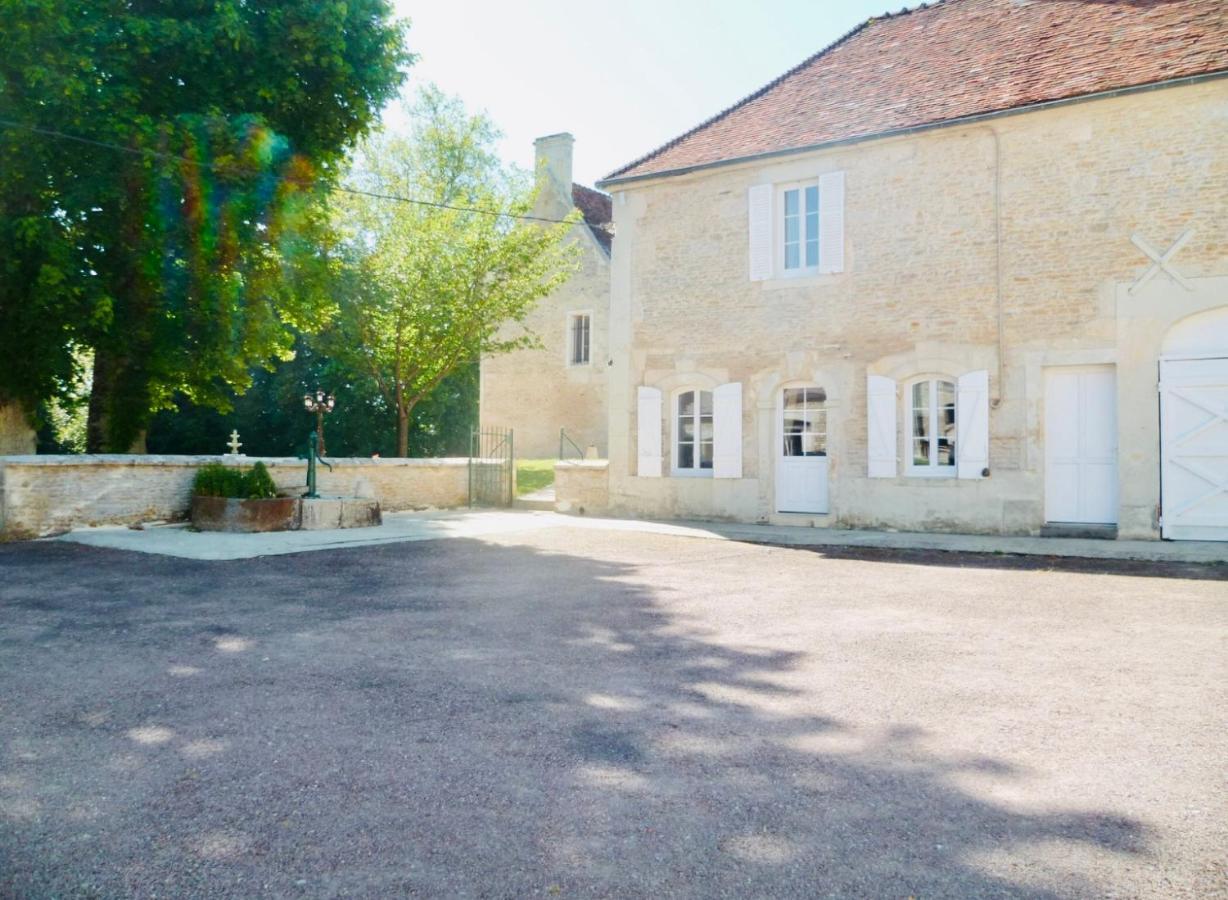 Château du Mesnil Soleil , gites et chambres d'hôtes Damblainville Extérieur photo