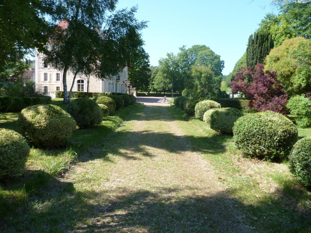 Château du Mesnil Soleil , gites et chambres d'hôtes Damblainville Extérieur photo